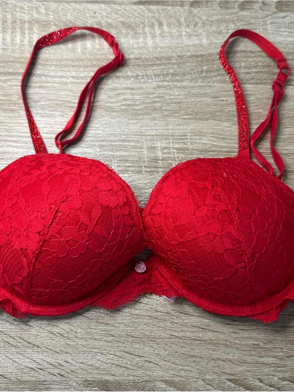 Victoria’s Secret Dream Angels Red Lace, Push-Up Rhinestone Straps Size 34C